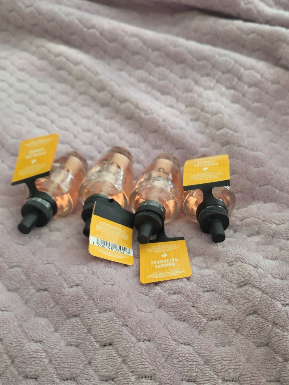 Bath & Body Works Sparkling Wallflower— Peach with Black Accents